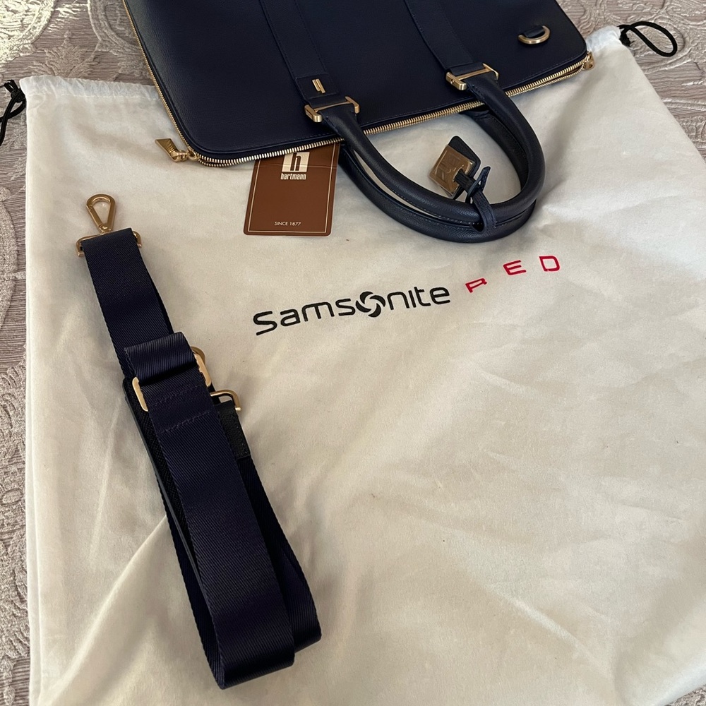 NWOT Hartmann since1877creates luxurious leather travel bags.Navy Slim Briefcase - Picture 15 of 15